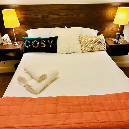 Peaceful And Cosy In Wprivate Bath - Close To Airport منزل للإقامة